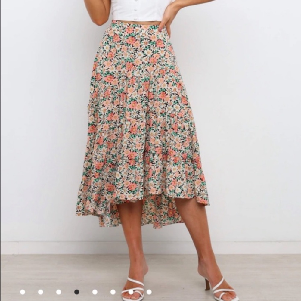 Petal and Pup Hopkins Skirt EUC